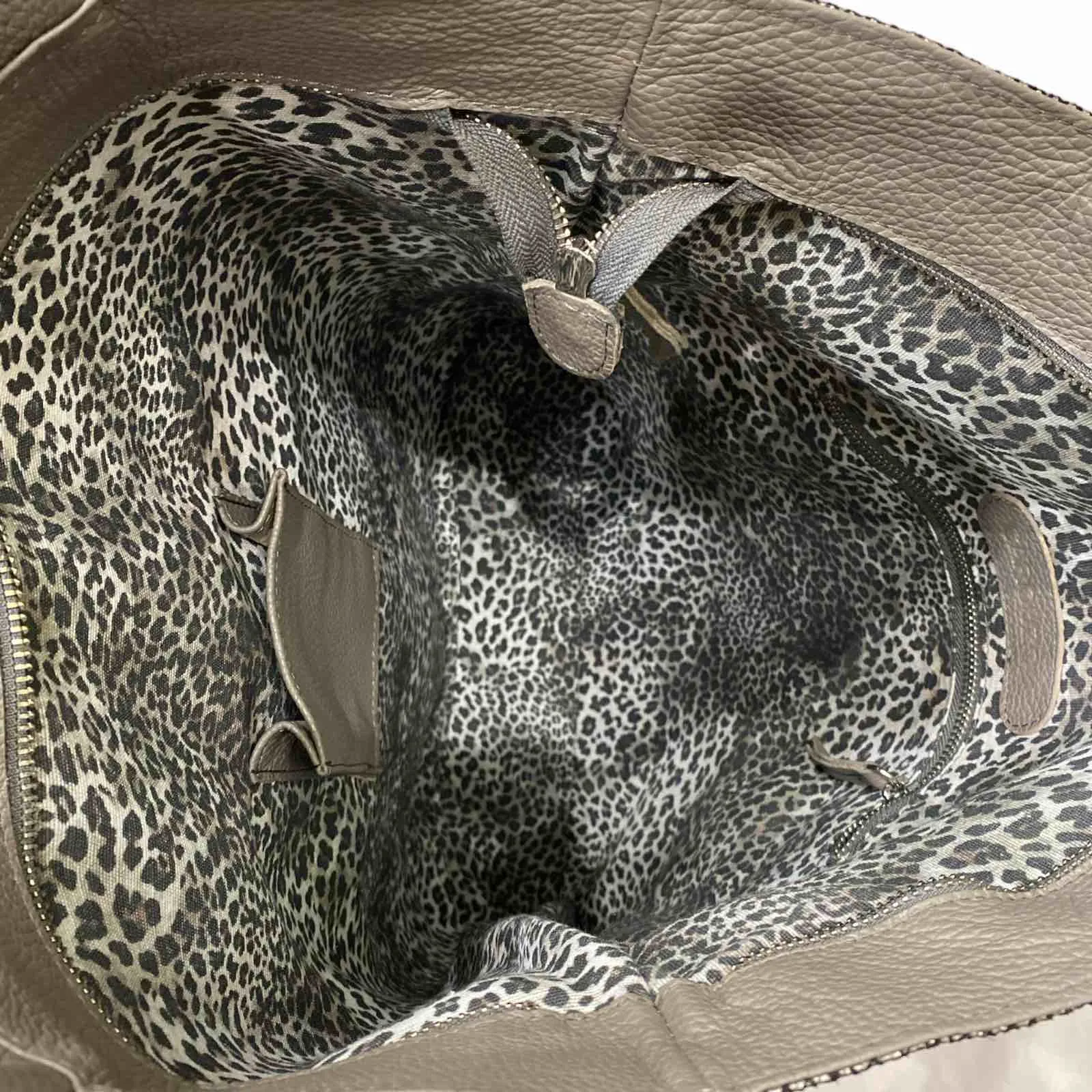 EROS L. GREY LEATHER BAG WITH LUXURY SIDE DETAILS
