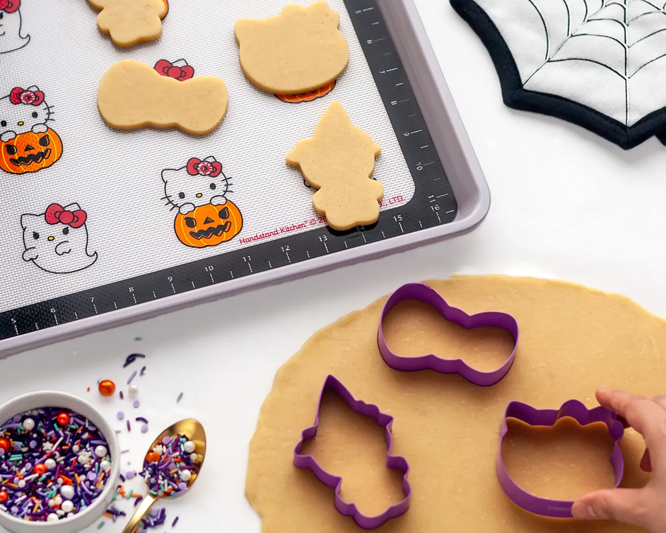 Hello Kitty Halloween Cookie Baking Set