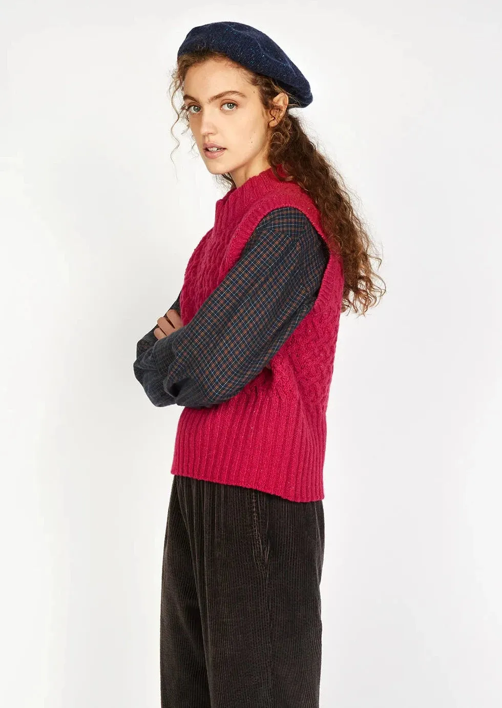 IrelandsEye Trellis Cropped Vest - Bramble Berry