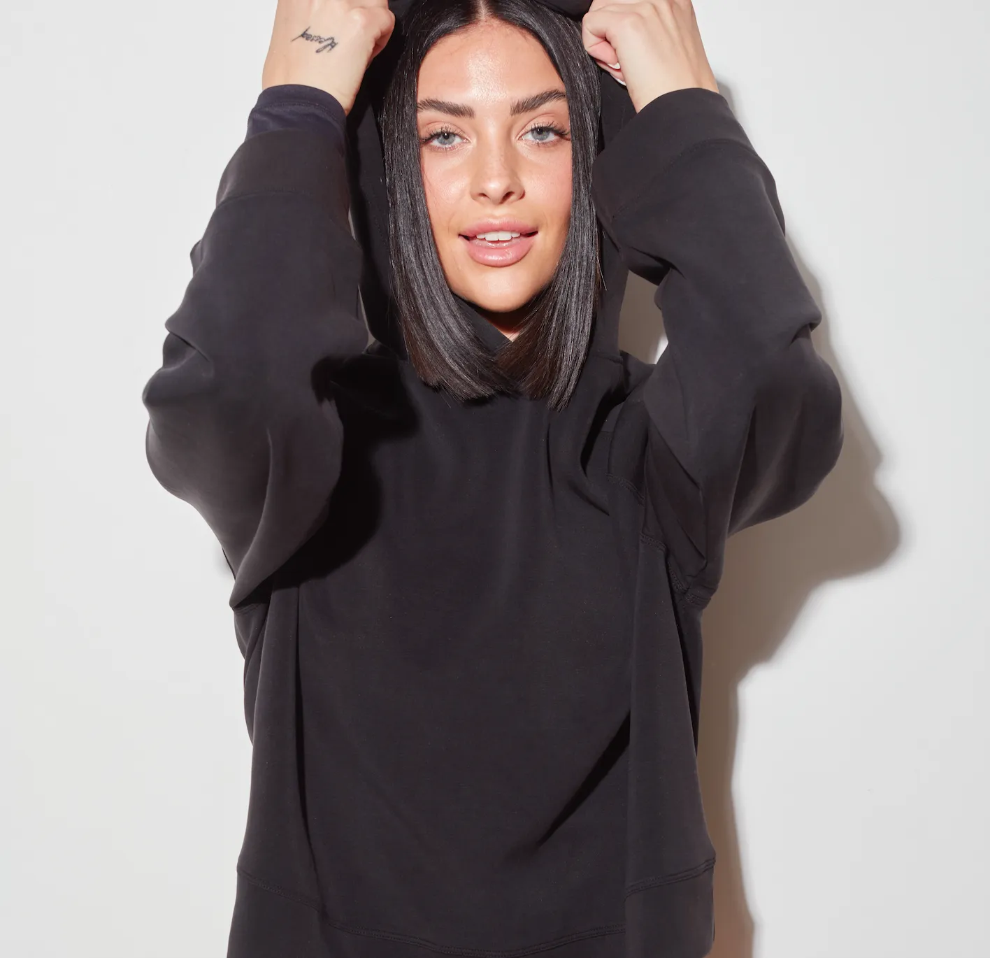 Pristine Modal Scuba Raglan Long Sleeve Hoodie | Black Ink