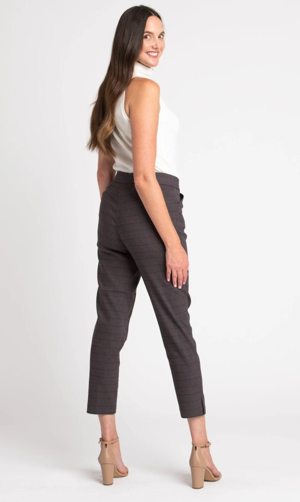 Roz & Ali Millennium Wine Plaid Pull On Ankle Pants