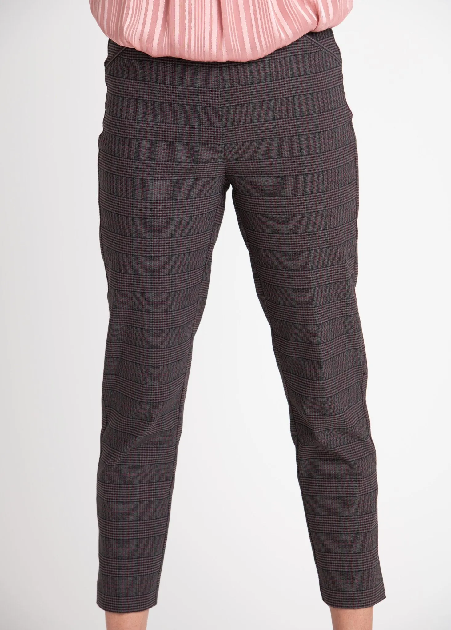 Roz & Ali Millennium Wine Plaid Pull On Ankle Pants